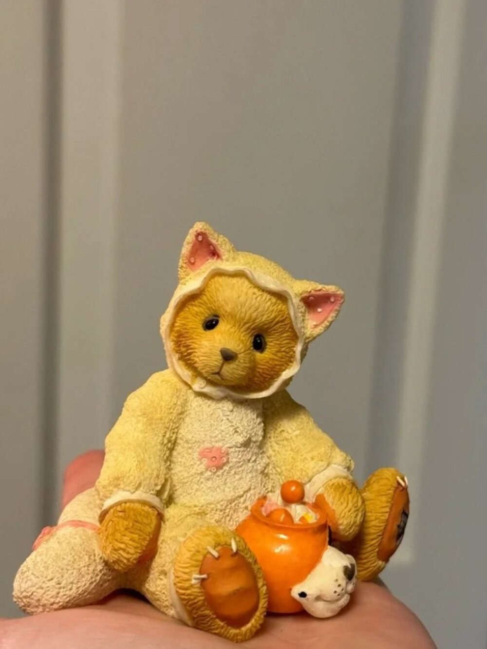 Cherished Teddies 1996 Tabitha The Cats Meow figurine